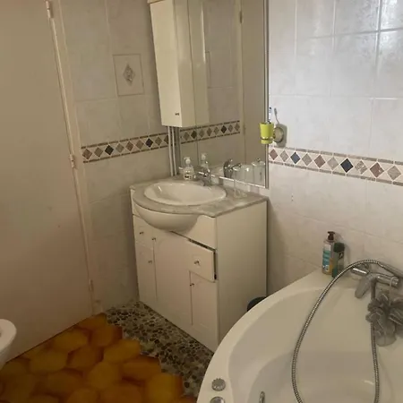 Apartment 3 Pieces 300m De La *